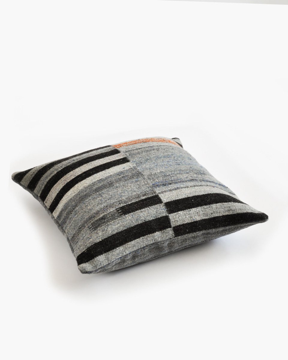 RAIN XL Floor Pillow - Floor Pillow - boutique décoration Montreal