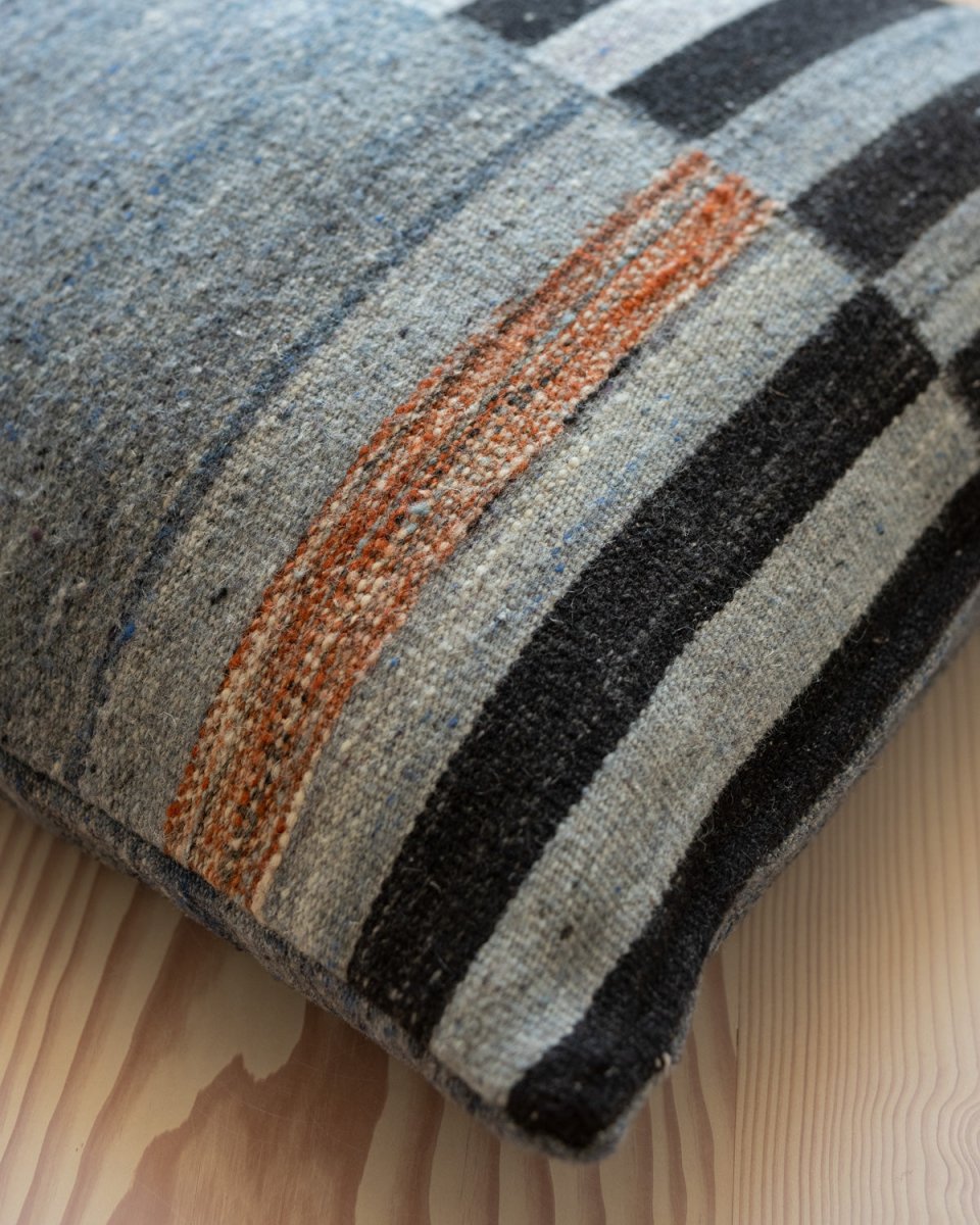 RAIN XL Floor Pillow - Floor Pillow - boutique décoration Montreal