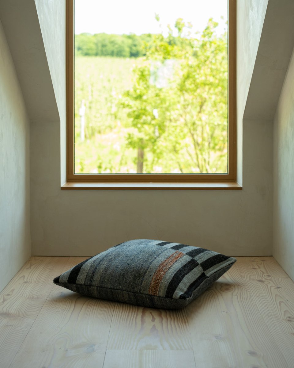 RAIN XL Floor Pillow - Floor Pillow - boutique décoration Montreal
