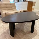 VENTE DEMO - Table basse Boomerang en acajou - boutique décoration Montreal