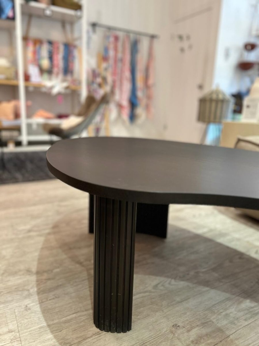 VENTE DEMO - Table basse Boomerang en acajou - boutique décoration Montreal