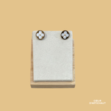 Boucle d'oreille fleur blanche et or