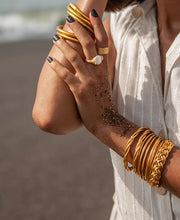 Load image into Gallery viewer, Kumali Bracelet thin Mantra
