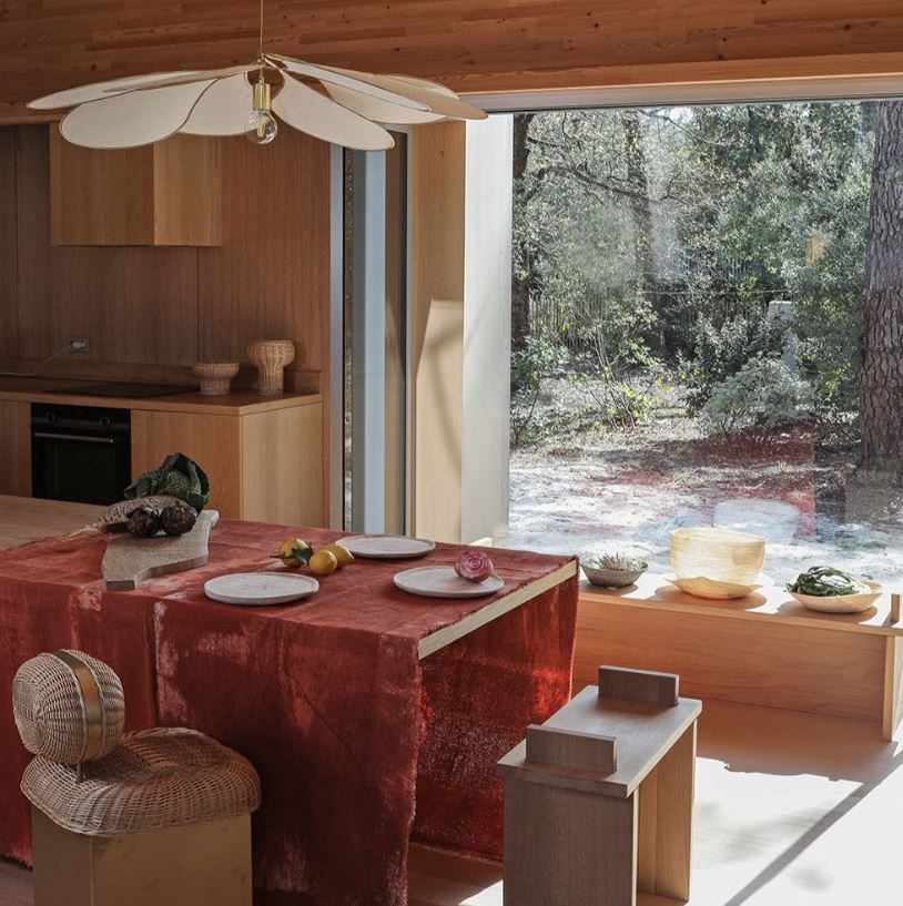 Luminaire en forme de pétales de fleur, existe en plusieurs couleurs