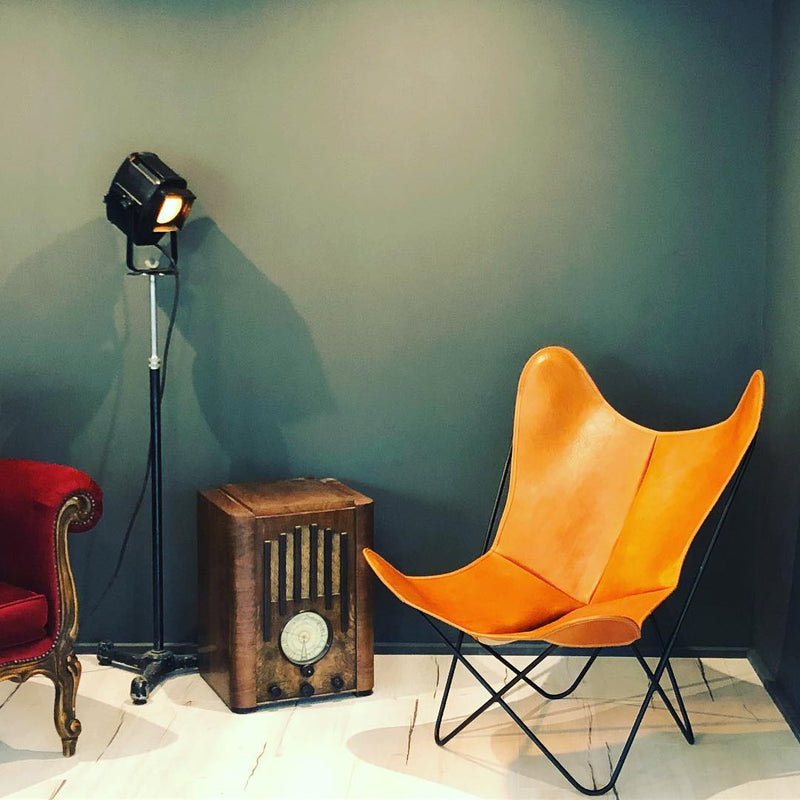 chaise papillon faisant le lien entre le classique et le moderne