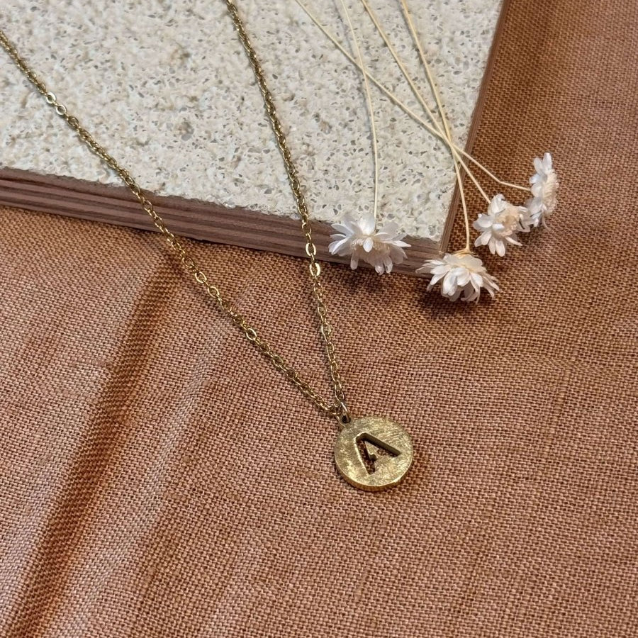 Collier Lettre - boutique décoration Montreal