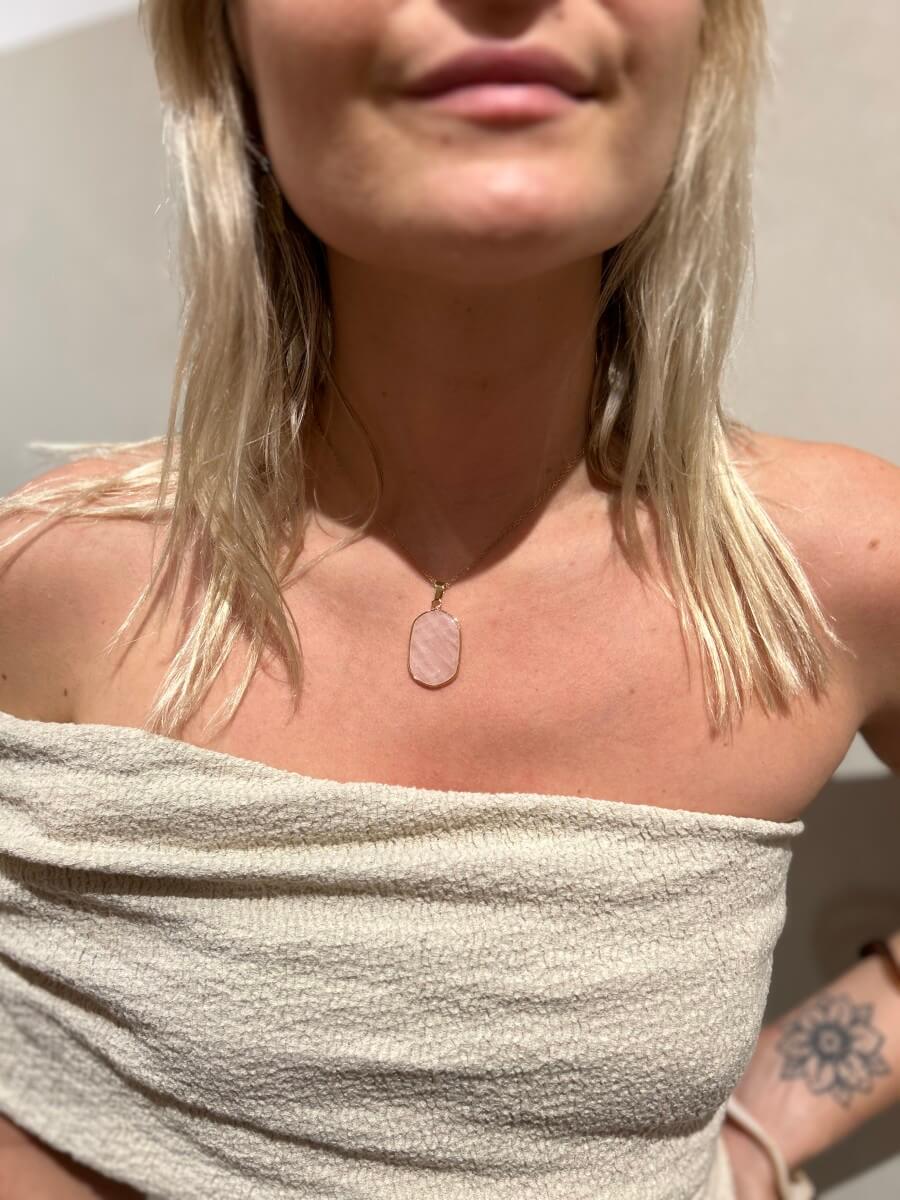 Collier Quartz rose - boutique décoration Montreal