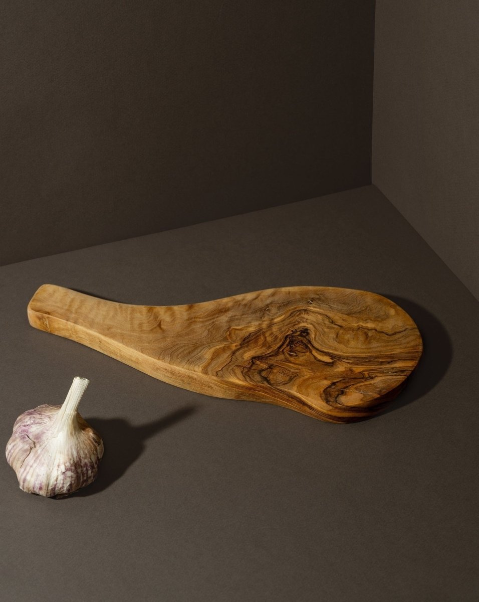 Natural Olive Wood Cheese Board | Organic Shape with Handle - Board - boutique décoration Montreal