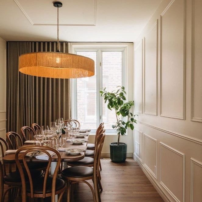 décoration du restaurant manceau à Joliette, lampe suspendu Honoré, parasol