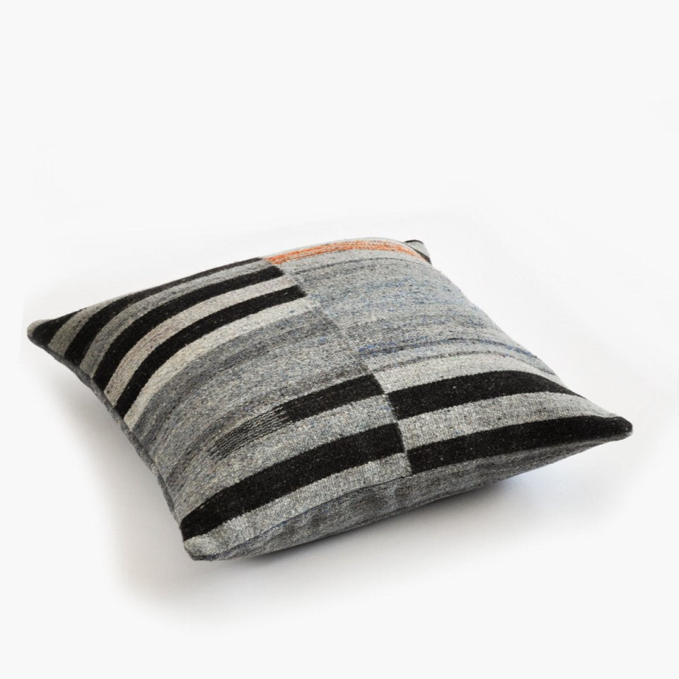 RAIN XL Floor Pillow - Floor Pillow - boutique décoration Montreal