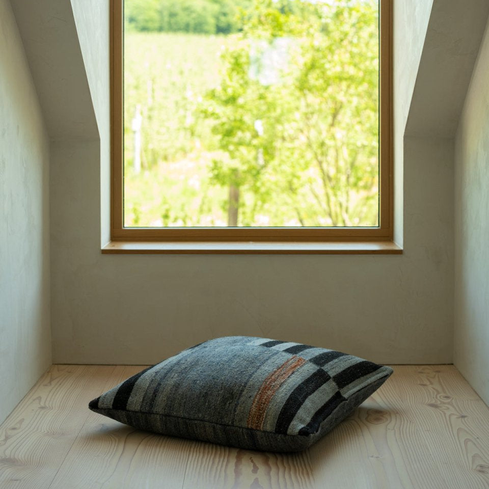 RAIN XL Floor Pillow - Floor Pillow - boutique décoration Montreal