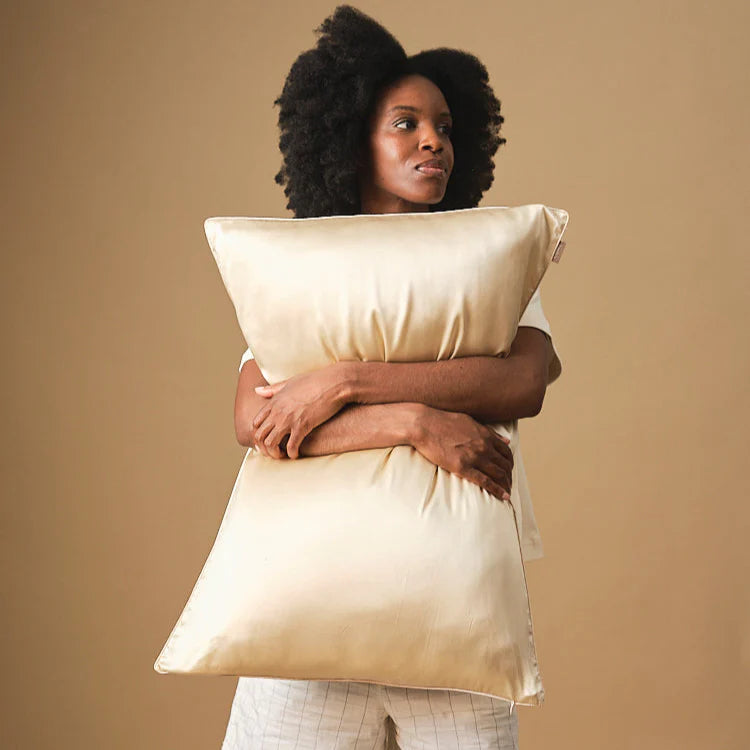 taie d'oreiller en soie couleur beige champagne, douceur, meilleur sommeil