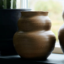 Load image into Gallery viewer, vase ceramique, vase à poser sur table
