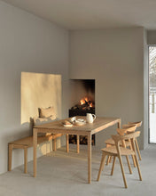 Charger l&#39;image dans la galerie, chaise table à manger en bois chêne massif, Ethnicraft

