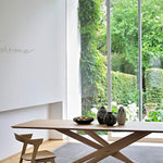 chaise design élégant en bois massif pour table à manger, Ethnicraft