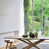 chaise design élégant en bois massif pour table à manger, Ethnicraft