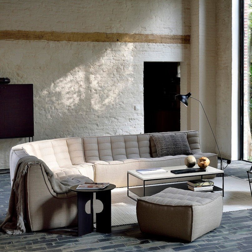 Divan N701 en tissu beige - Old Saddle - boutique décoration Montreal