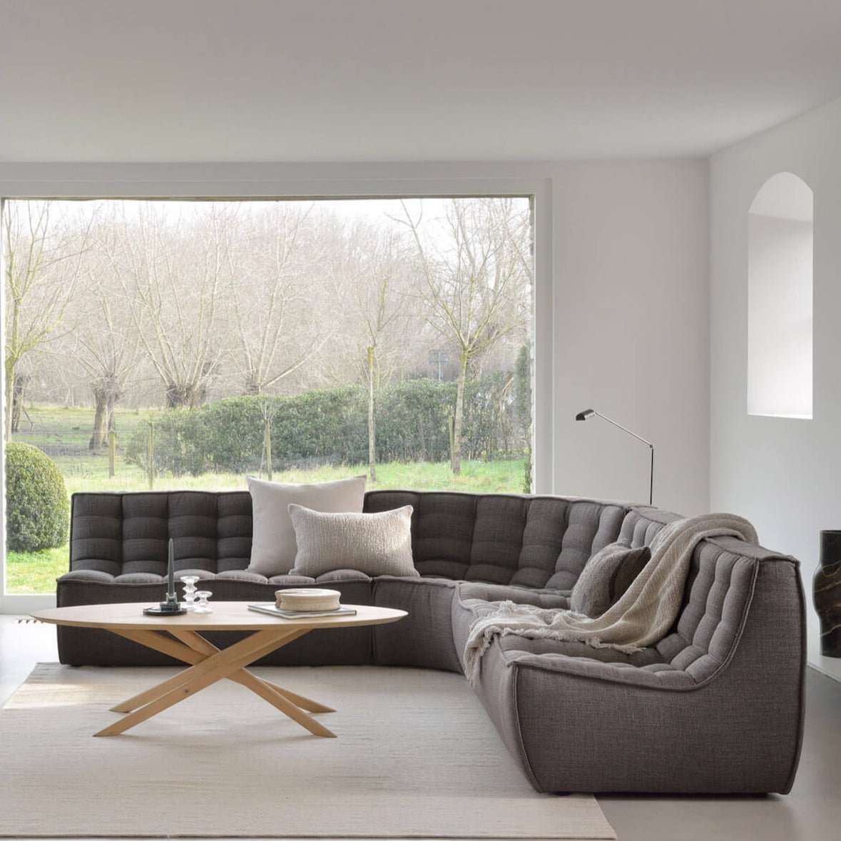 Divan N701 en tissu gris - Old Saddle - boutique décoration Montreal