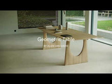 Charger et lire la vidéo dans la visionneuse de la Galerie, table geometric bois massif, designer alain van havre, 8 personnes
